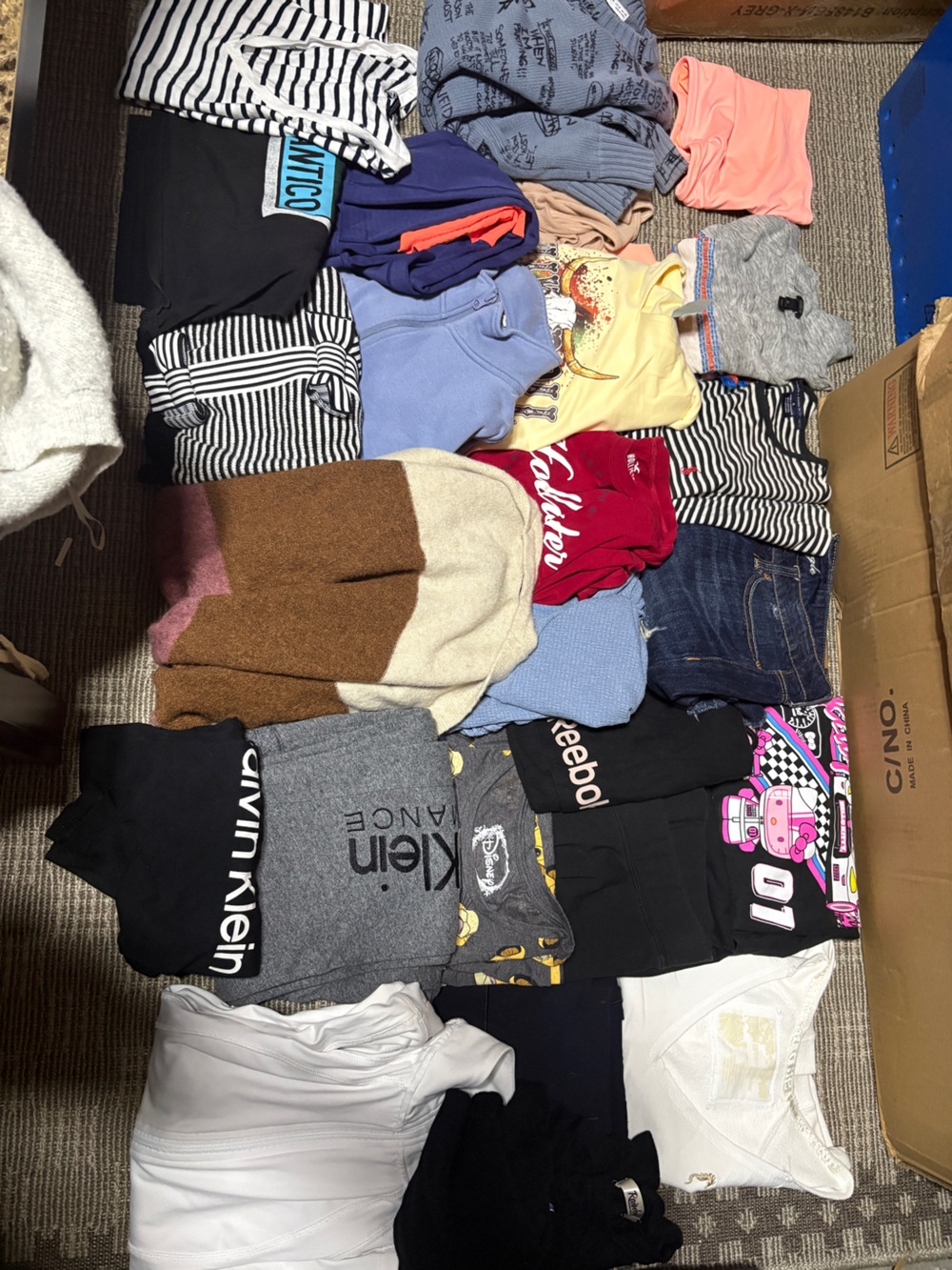 Women’s bundle of clothing